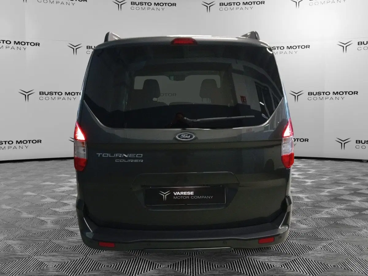 Ford Tourneo Courier usata a Varese (5)