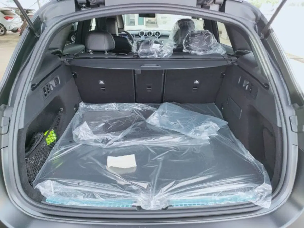 Mercedes-Benz GLC SUV nuova a Teramo (5)