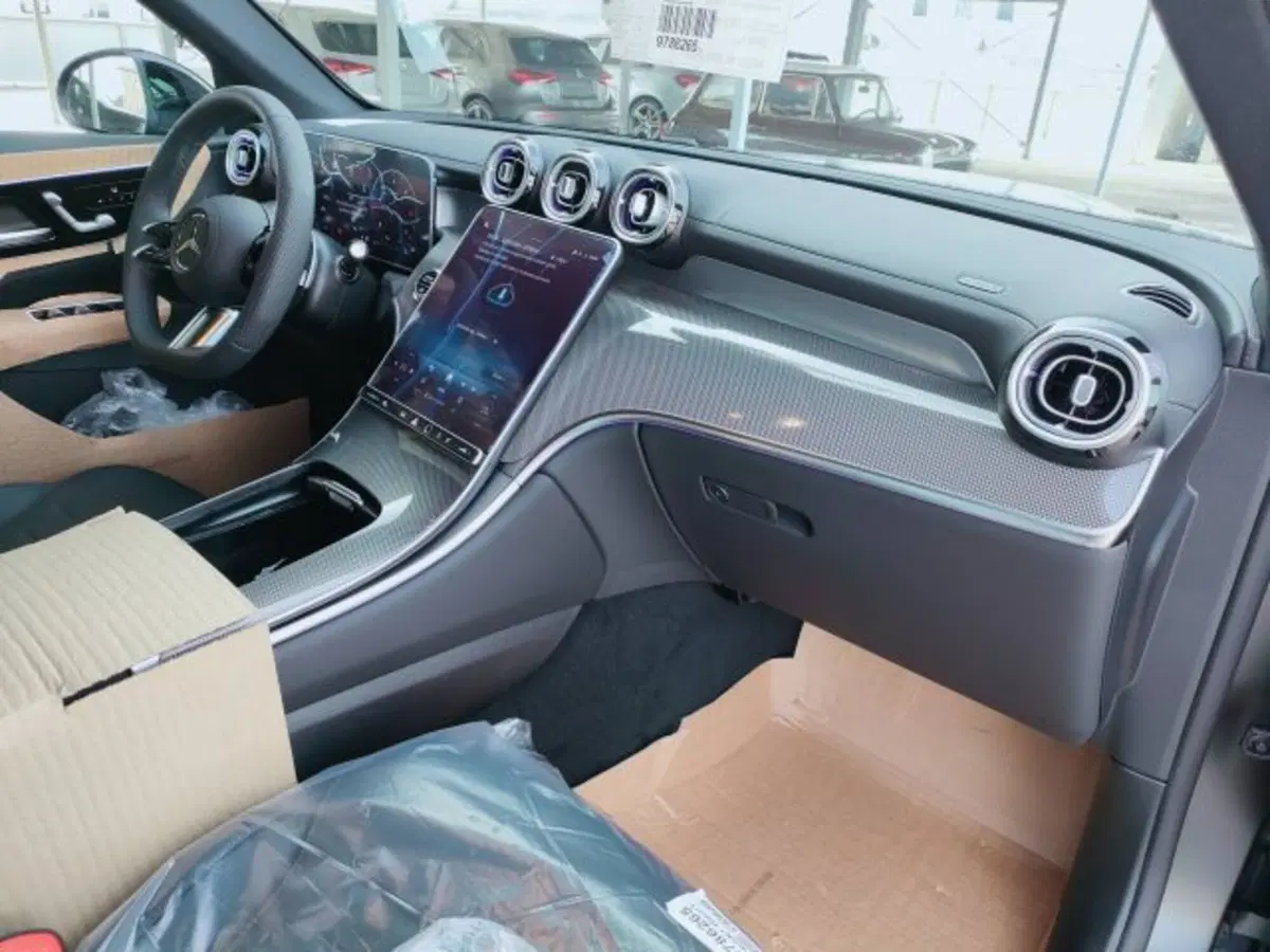 Mercedes-Benz GLC SUV nuova a Teramo (9)