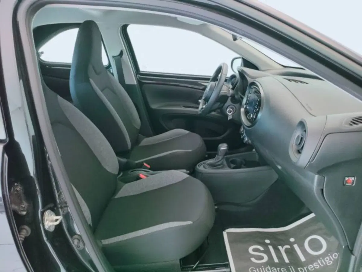 Toyota Aygo X usata a Teramo (11)