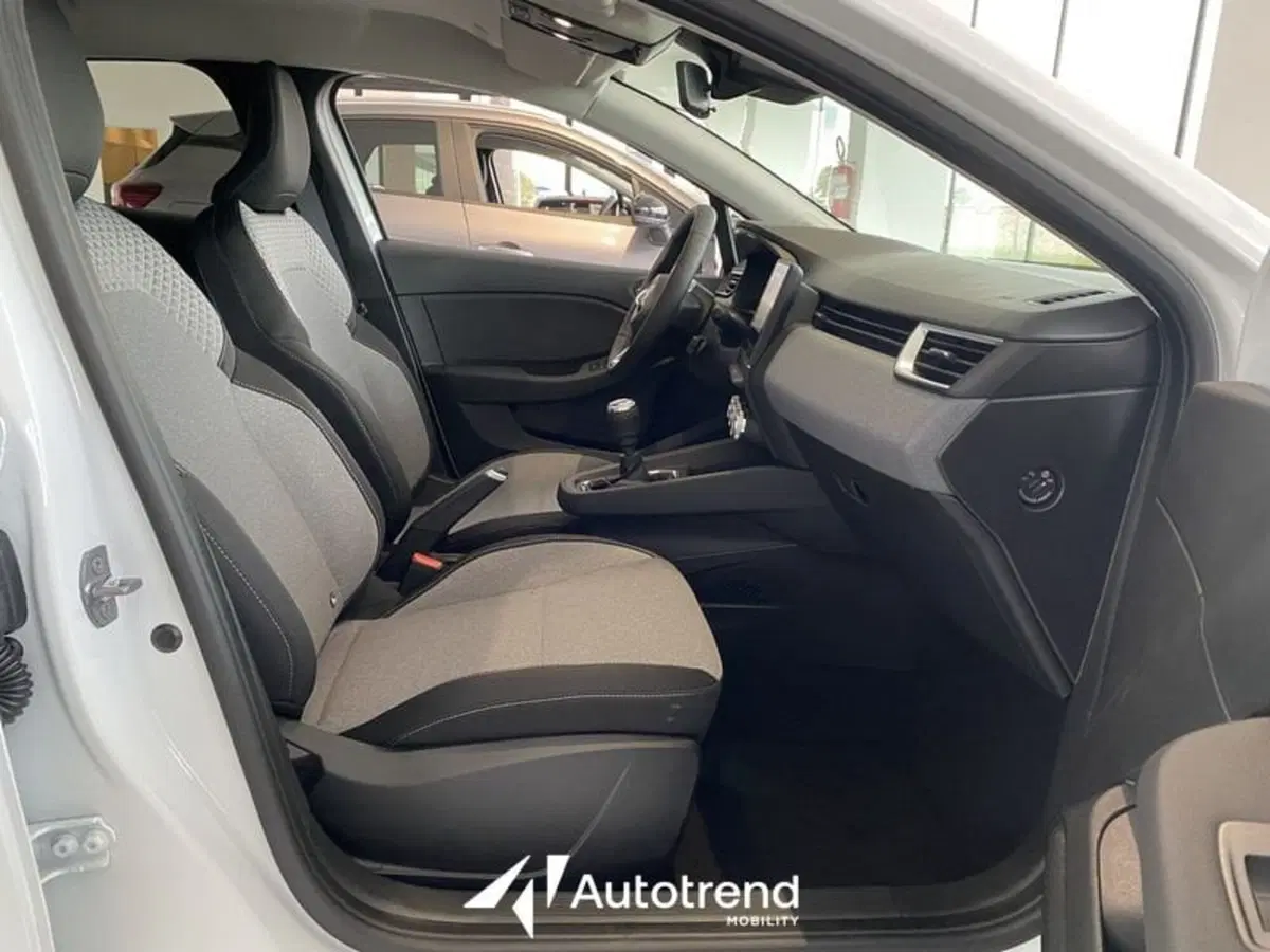 Mitsubishi Colt nuova a Lecce (8)
