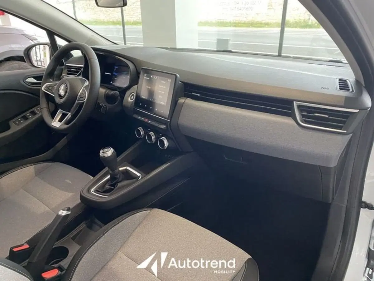 Mitsubishi Colt nuova a Lecce (9)