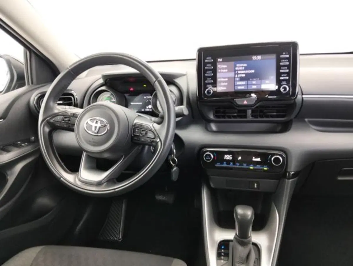Toyota Yaris Cross usata a Como (10)