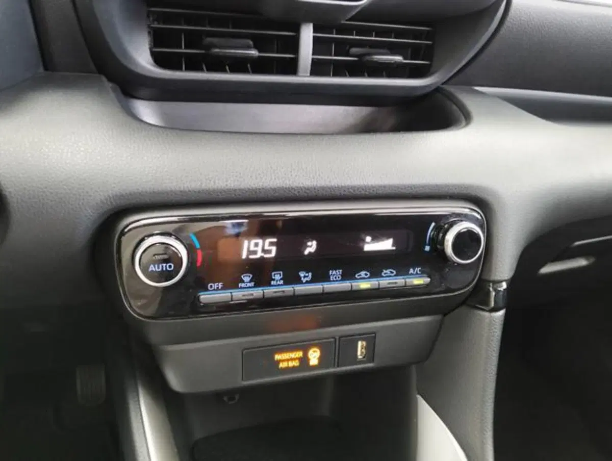 Toyota Yaris Cross usata a Como (16)