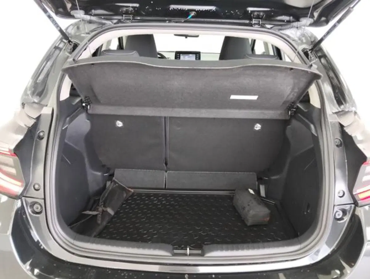 Toyota Yaris Cross usata a Como (17)