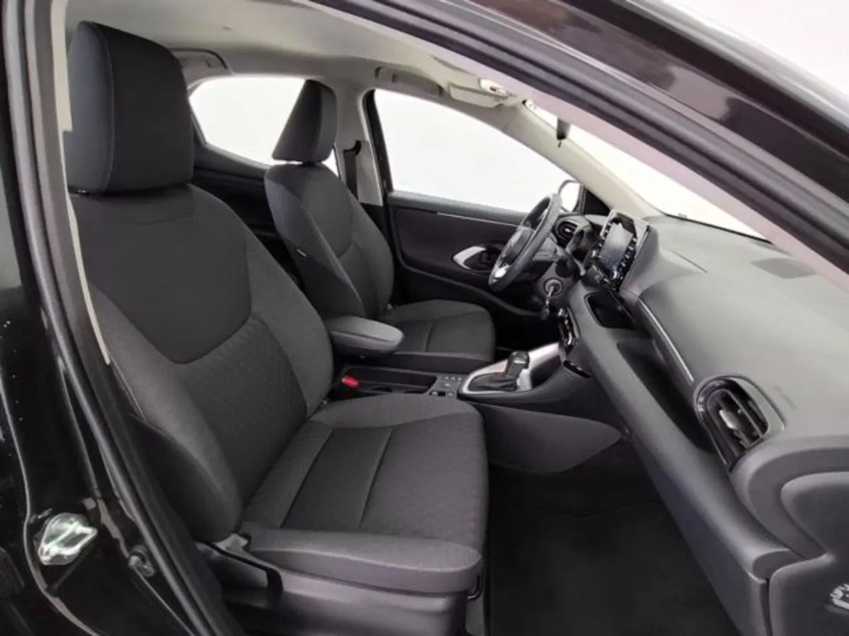 Toyota Yaris Cross usata a Como (3)
