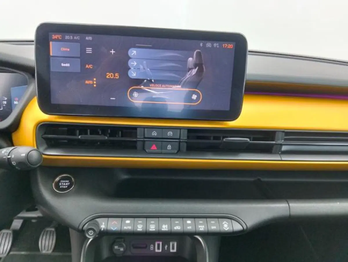 Jeep Avenger usata a Como (14)