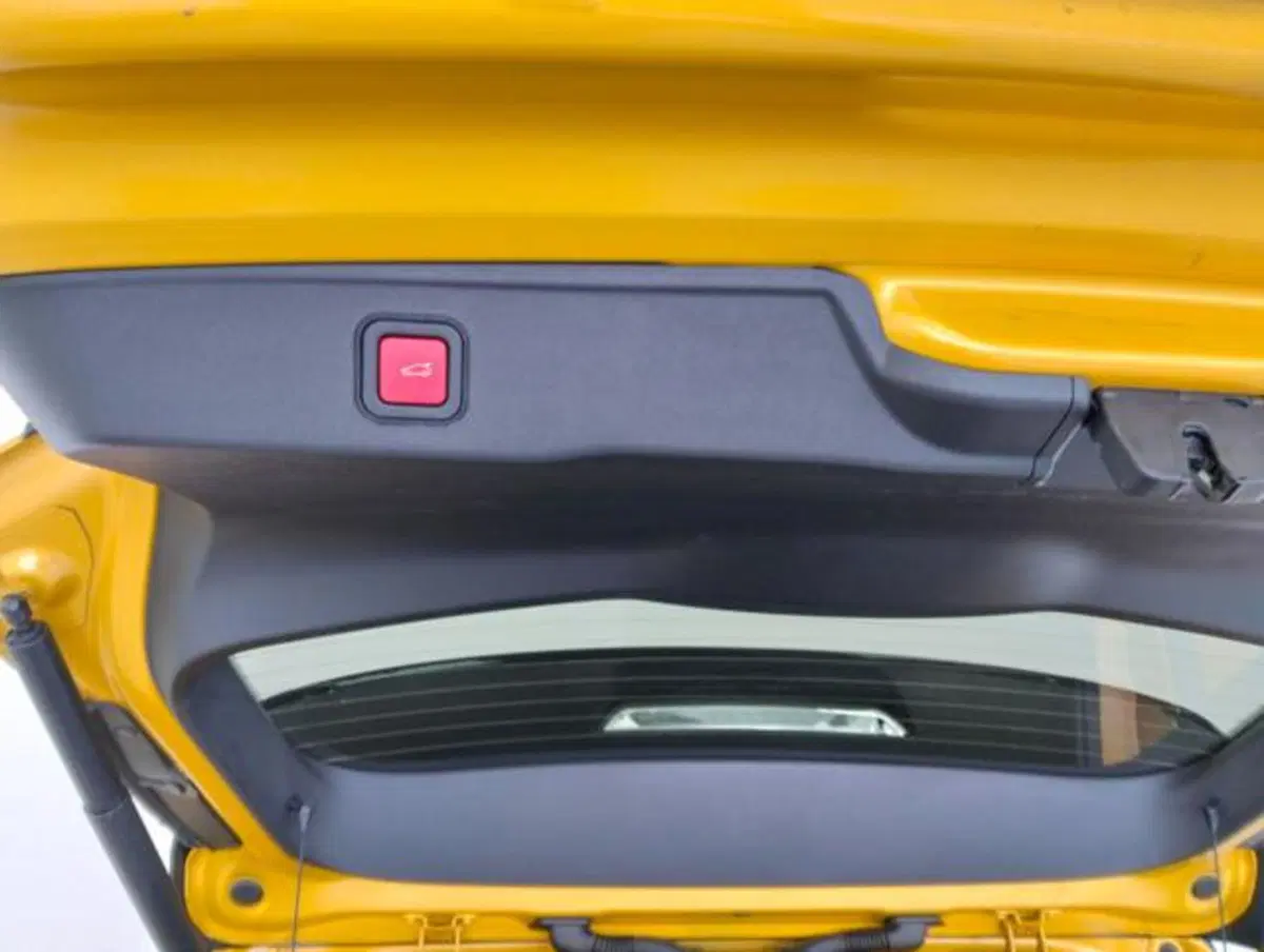 Jeep Avenger usata a Como (16)