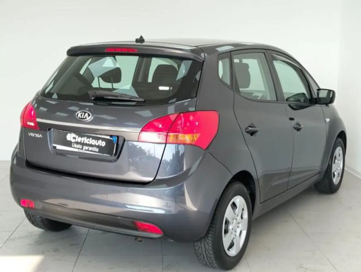 Kia Venga usata a Como (2)
