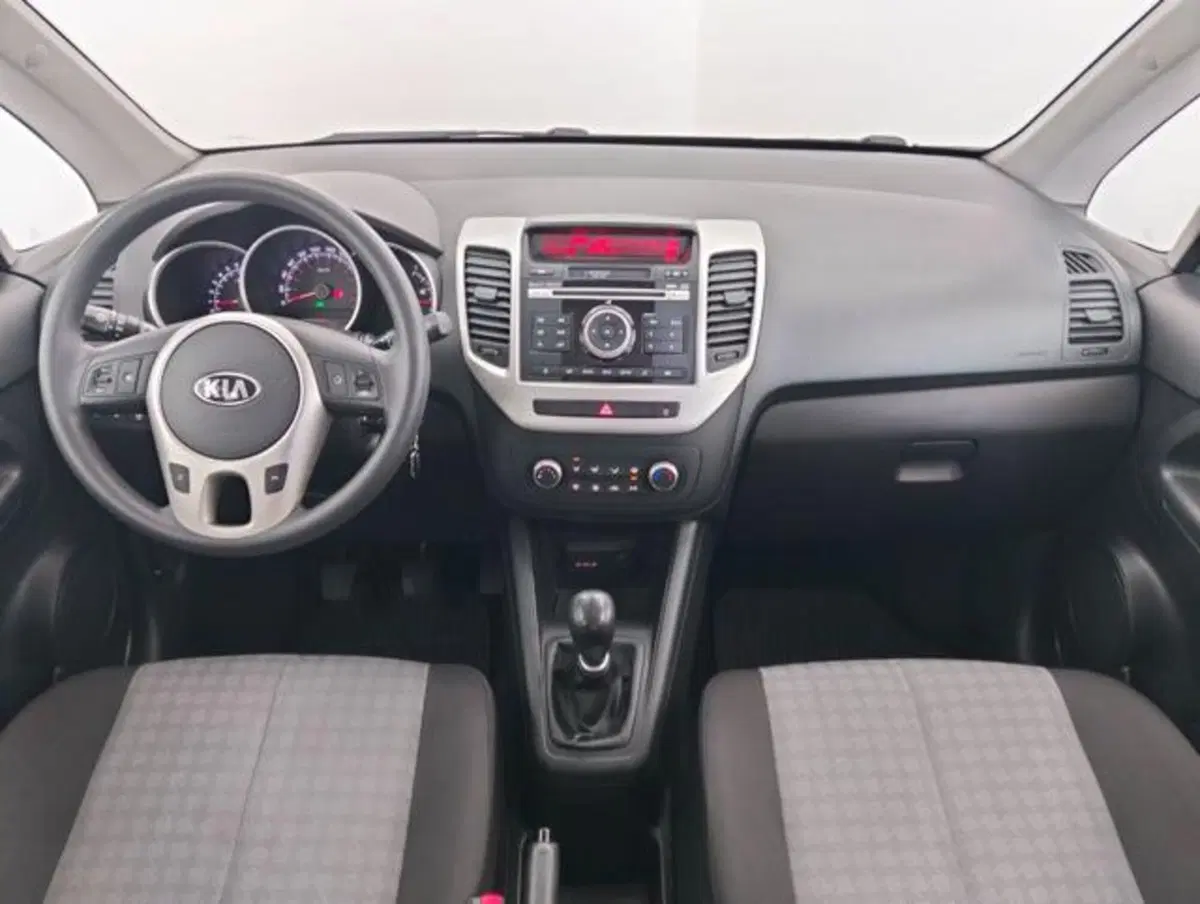 Kia Venga usata a Como (4)