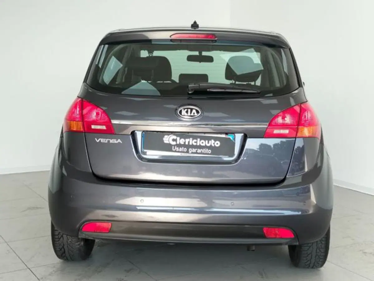 Kia Venga usata a Como (7)