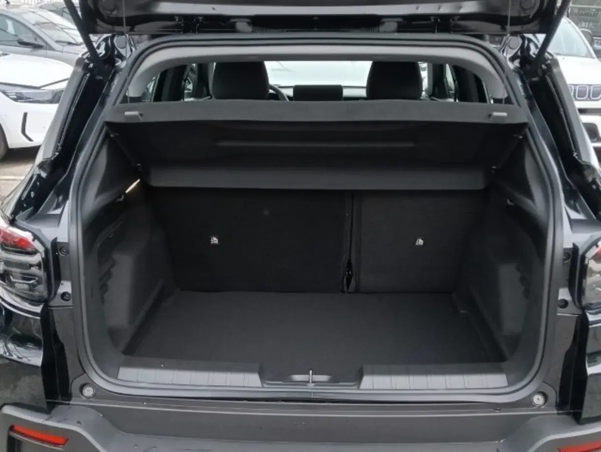 Jeep Avenger nuova a Brescia (15)