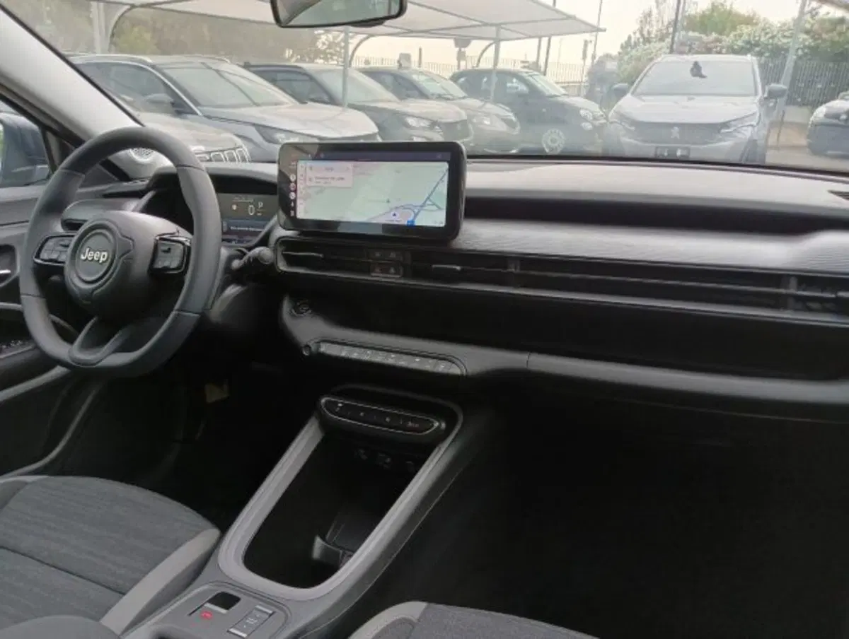 Jeep Avenger nuova a Brescia (16)