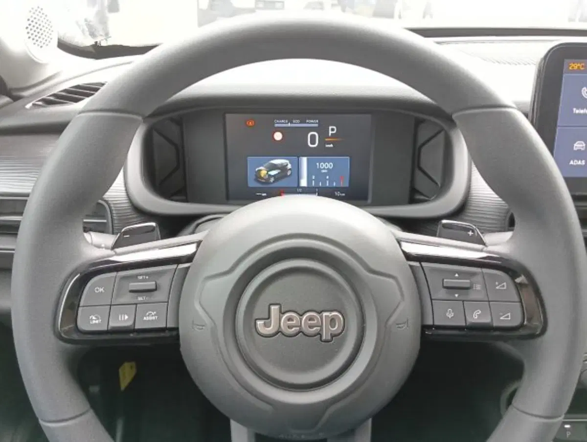 Jeep Avenger nuova a Brescia (7)