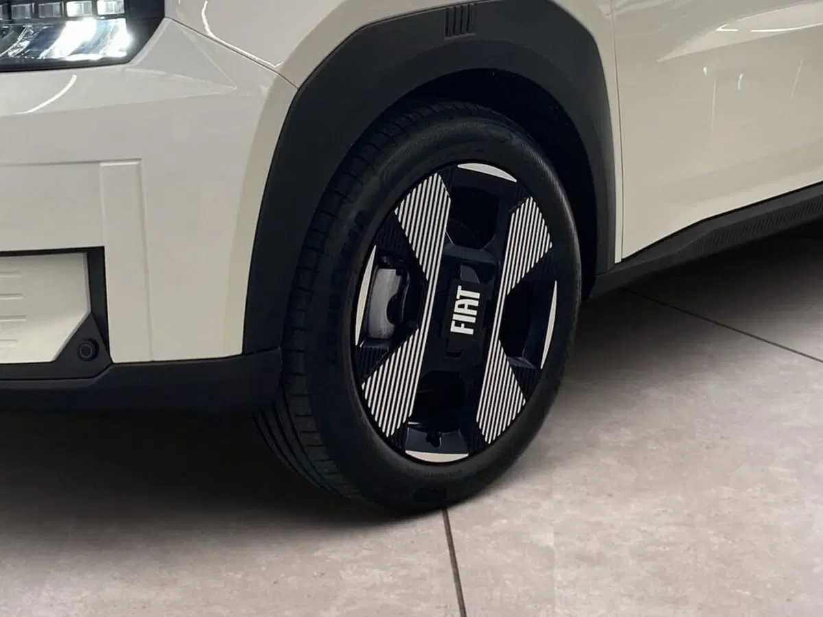 Fiat Grande Panda nuova a Torino (15)