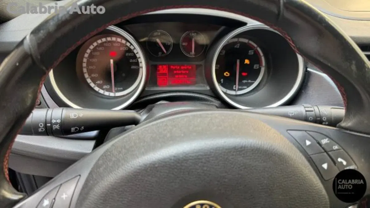 Alfa Romeo Giulietta usata a Reggio Calabria (6)