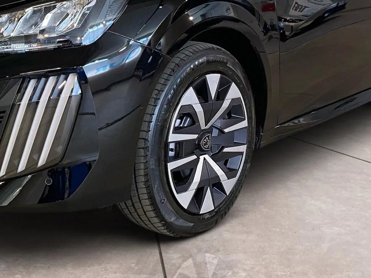 Peugeot 208 nuova a Torino (15)