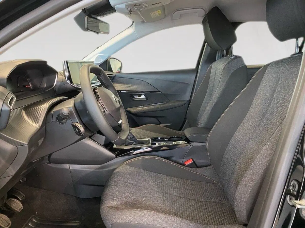Peugeot 208 nuova a Torino (7)