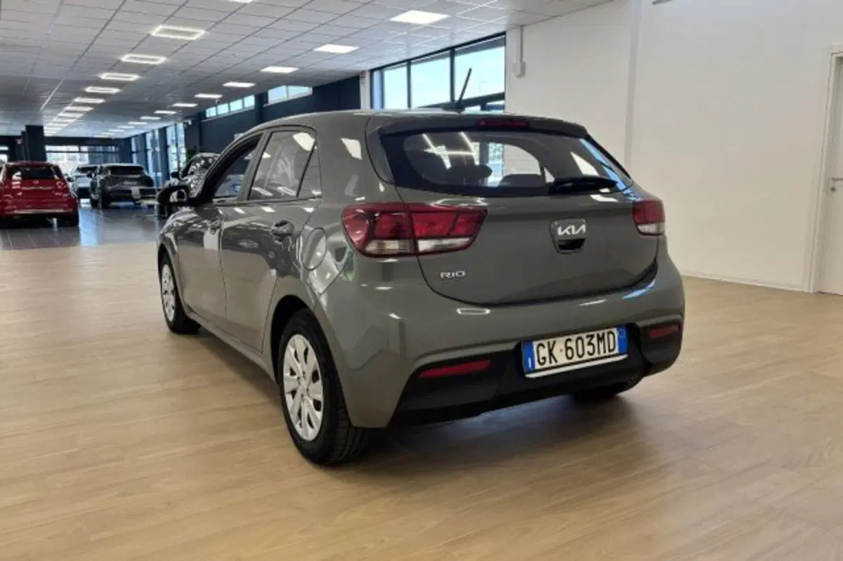 Kia Rio usata a Latina (5)