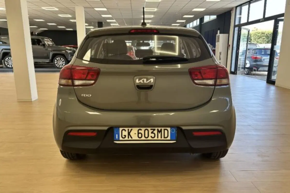 Kia Rio usata a Latina (6)