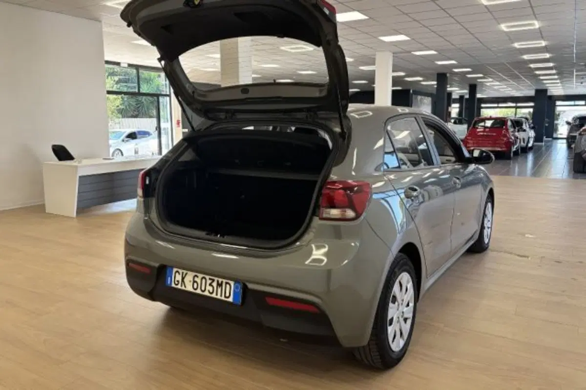 Kia Rio usata a Latina (7)