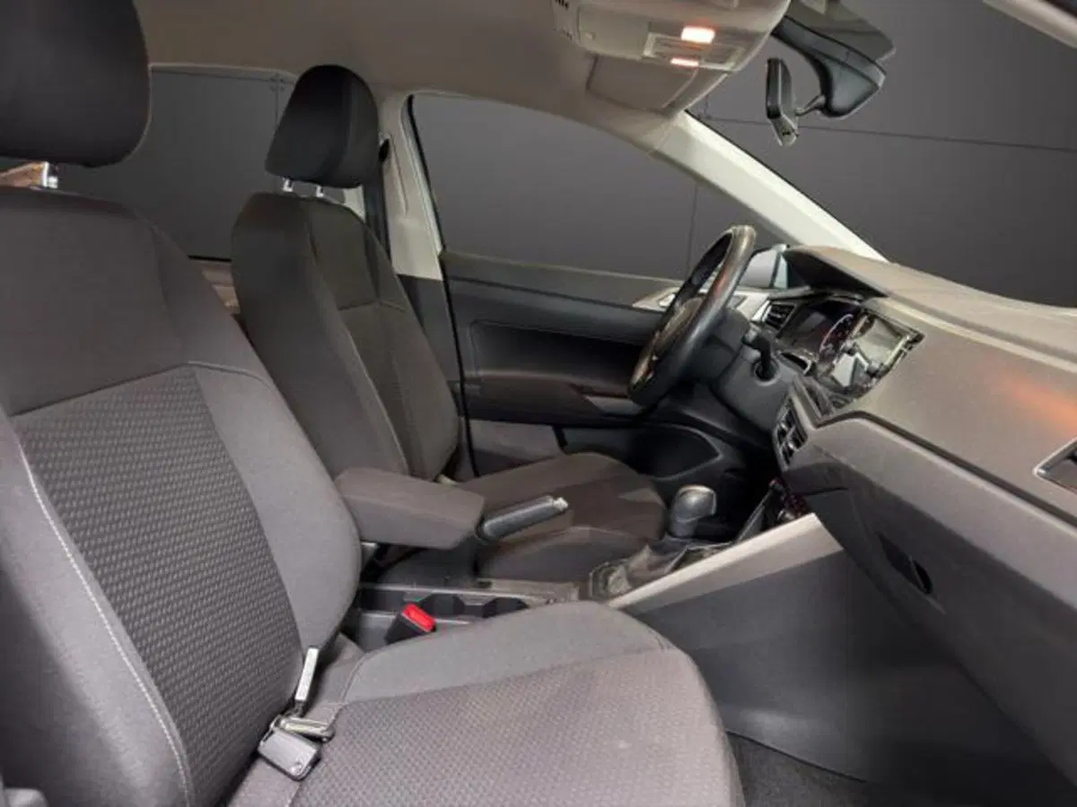 Volkswagen Polo usata a Milano (11)