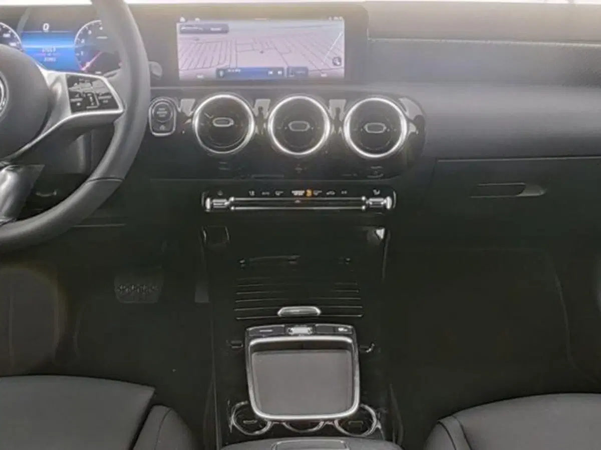 Mercedes-Benz Classe A Sedan usata a Milano (4)
