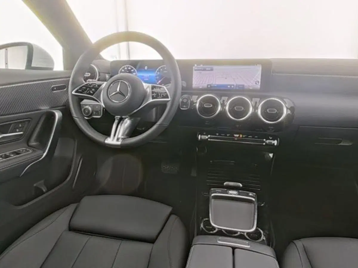Mercedes-Benz Classe A Sedan usata a Milano (5)