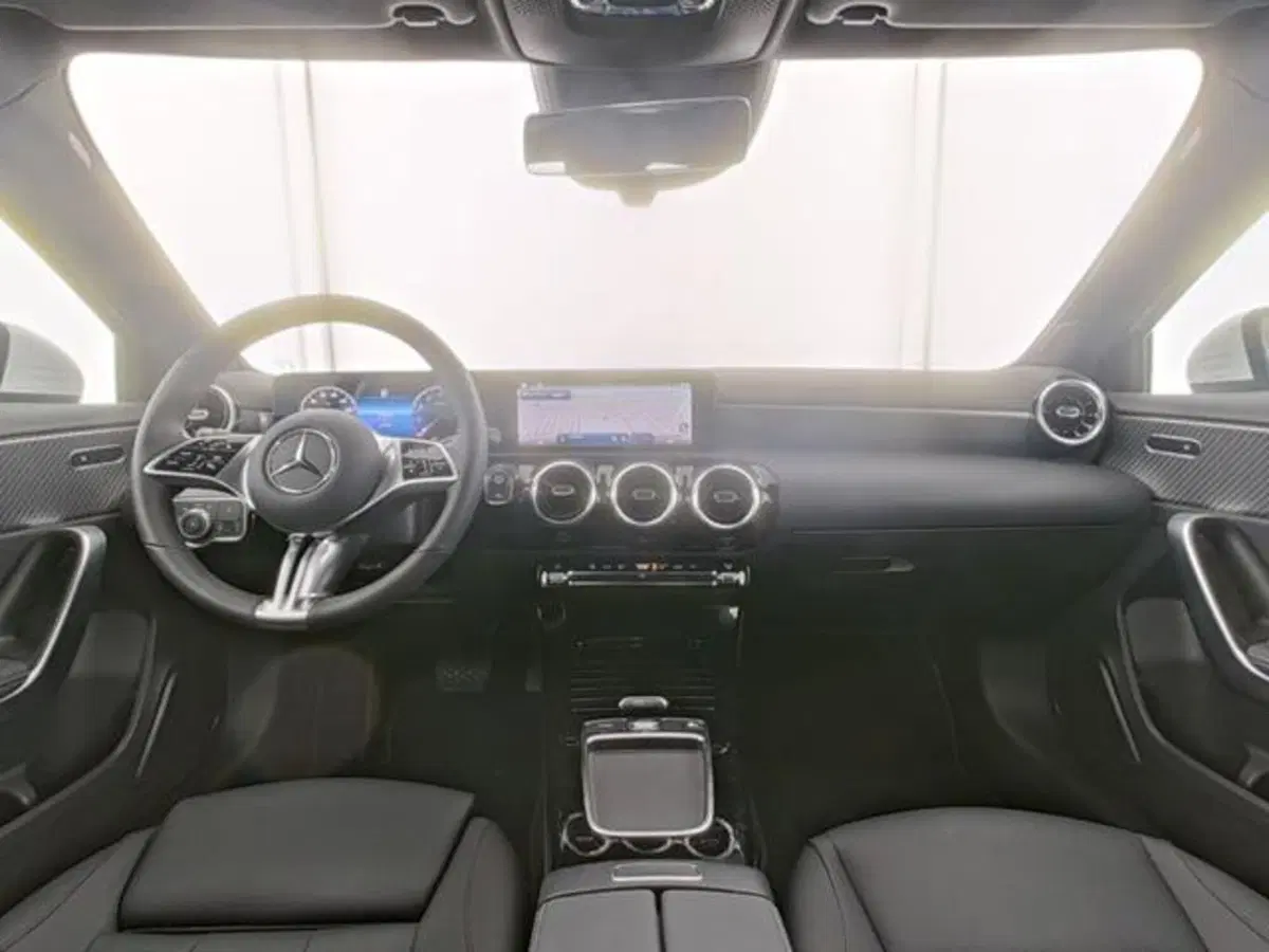 Mercedes-Benz Classe A Sedan usata a Milano (6)