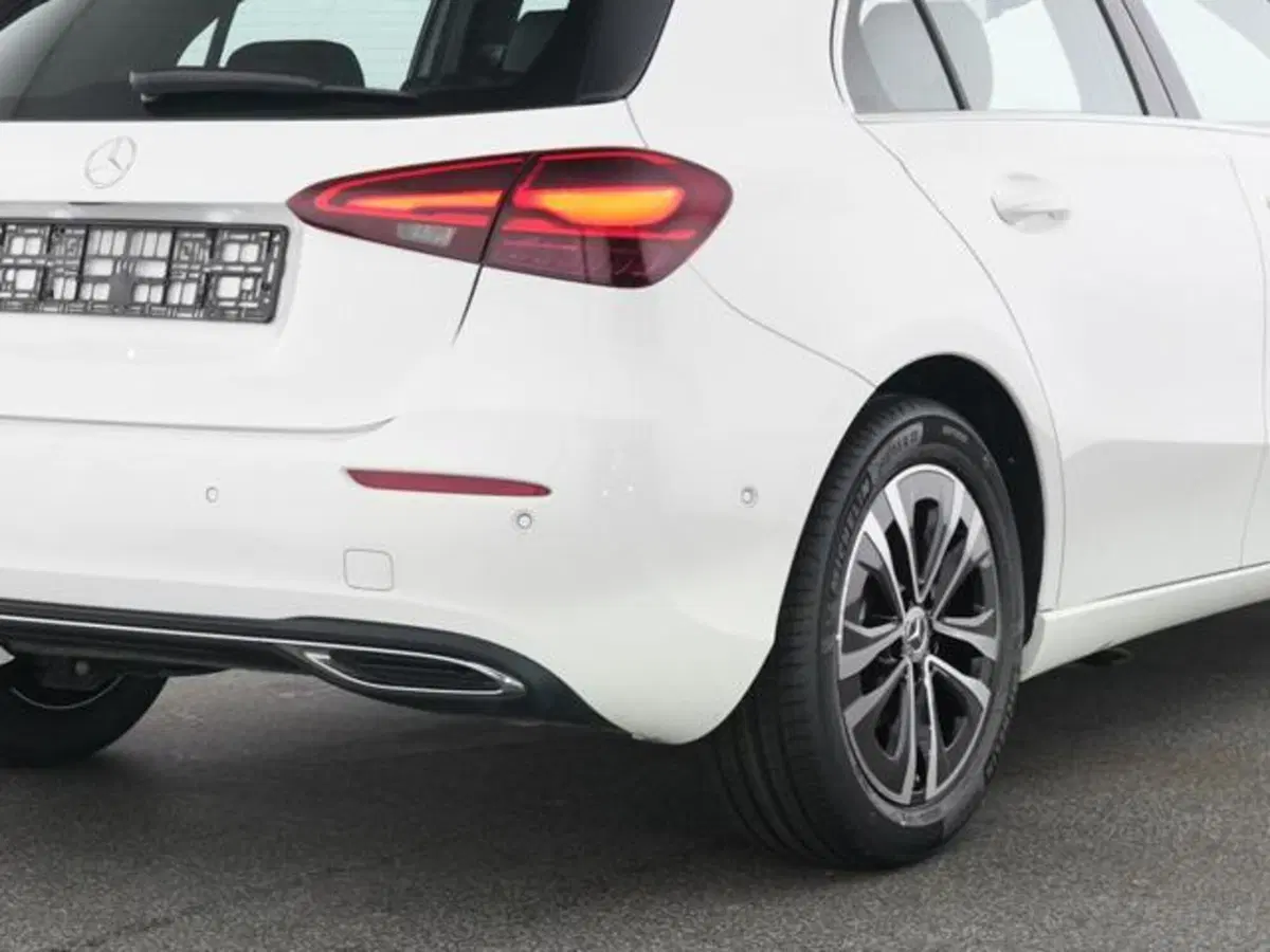 Mercedes-Benz Classe A Sedan usata a Milano (9)