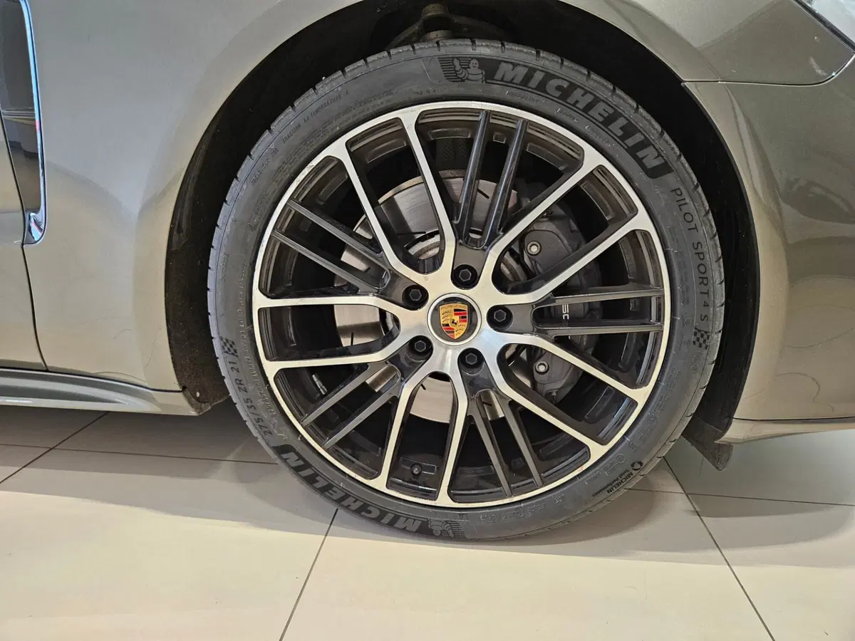 Porsche Panamera Sport Turismo usata a Napoli (10)