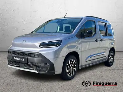 Toyota Proace City Verso City Verso 1.5D 100cv S&amp;S L1 combi Executive nuova a Civate