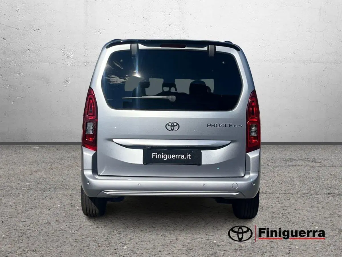 Toyota Proace City Verso nuova a Lecco (3)