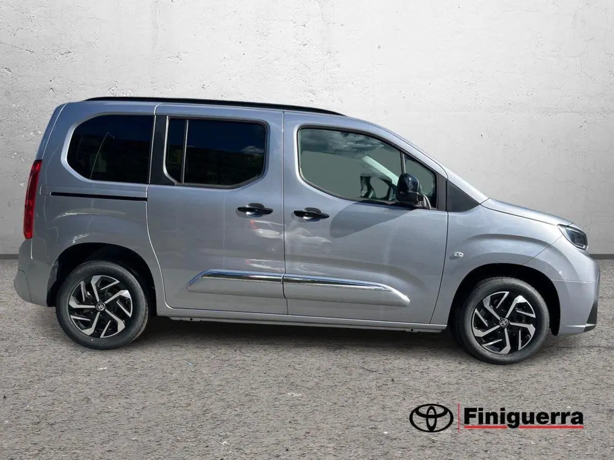 Toyota Proace City Verso nuova a Lecco (5)