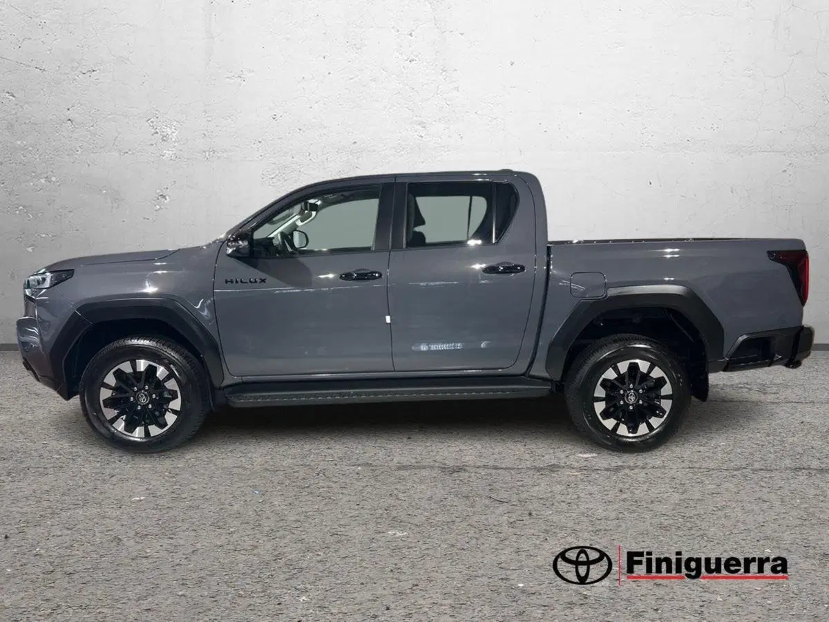 Toyota Hilux nuova a Lecco (6)