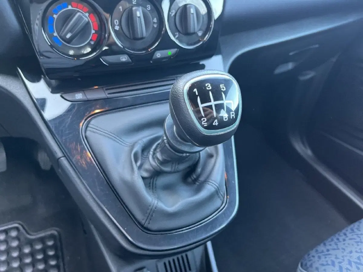 Lancia Ypsilon usata a Torino (12)