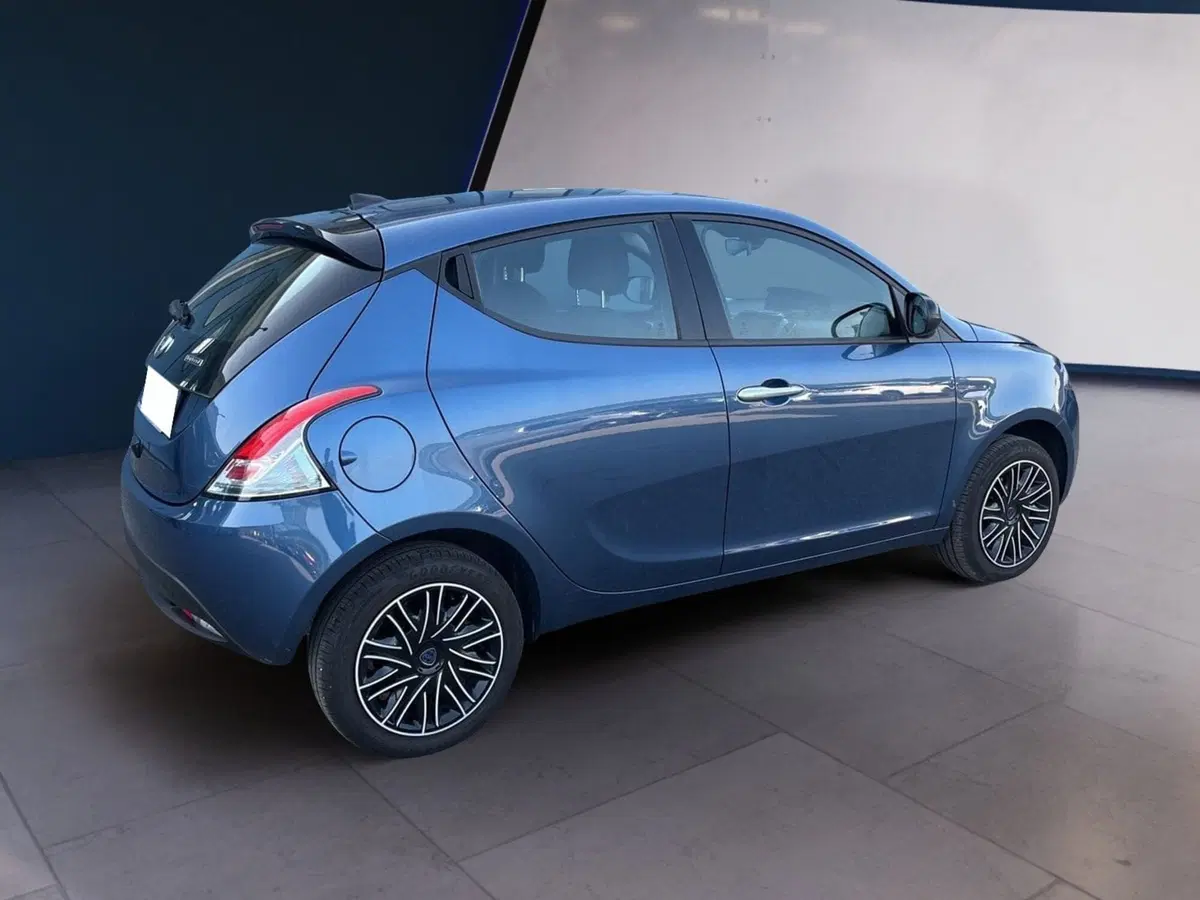 Lancia Ypsilon usata a Torino (4)