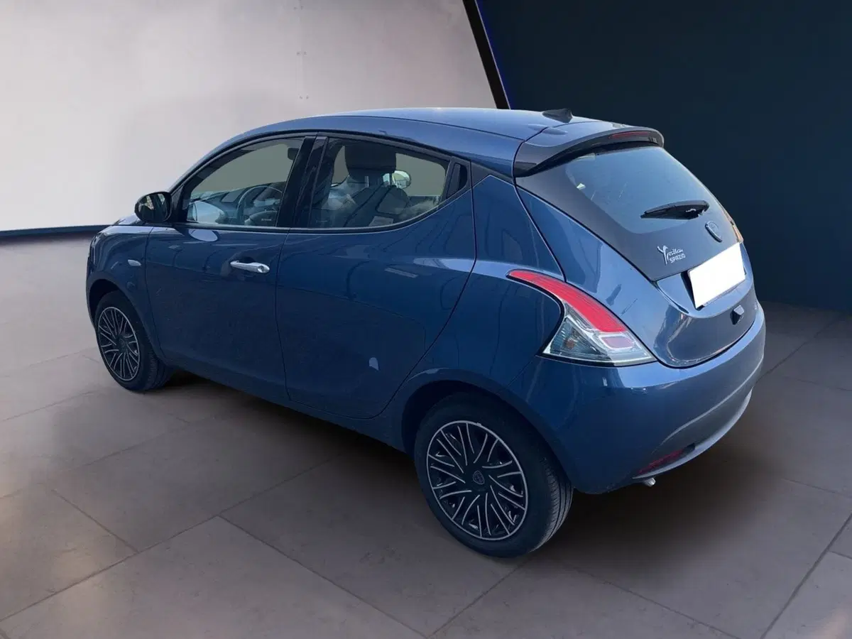 Lancia Ypsilon usata a Torino (6)