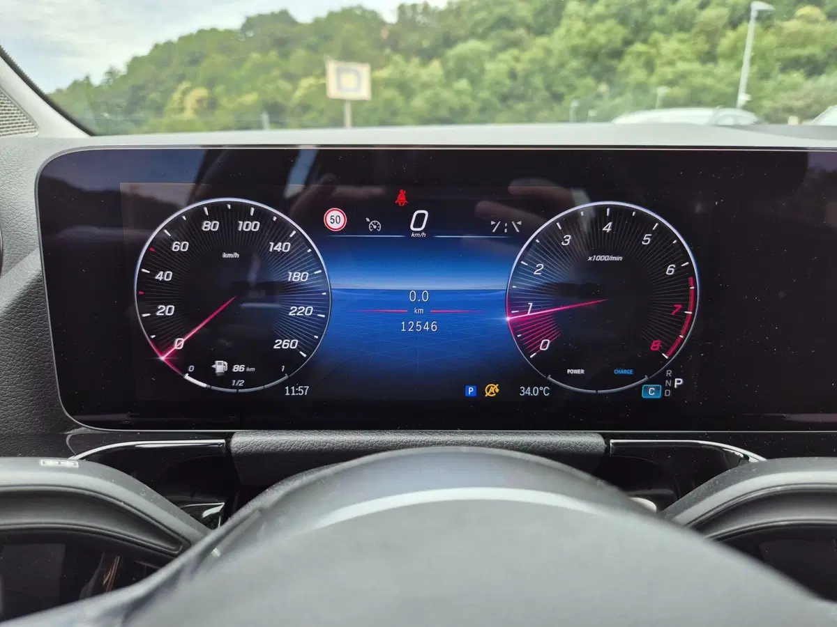 Mercedes-Benz GLA SUV usata  (14)