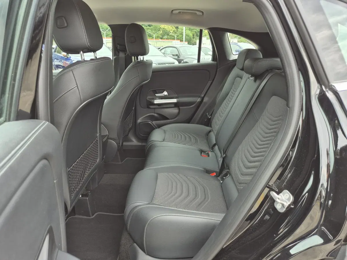 Mercedes-Benz GLA SUV usata  (7)