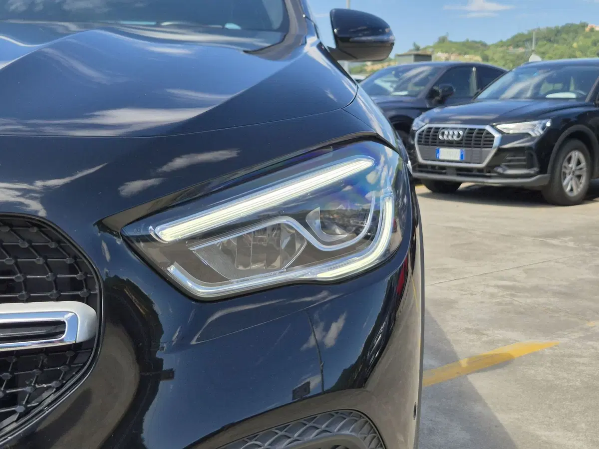 Mercedes-Benz GLA SUV usata  (17)