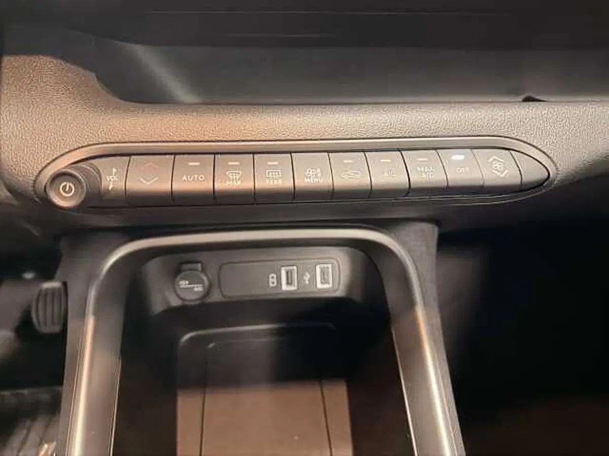 Jeep Avenger usata a Aosta (14)