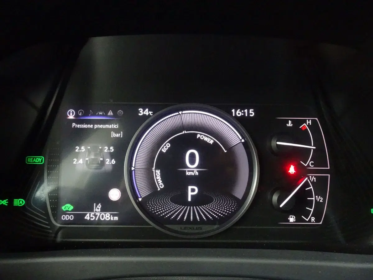 Lexus UX usata a Venezia (13)