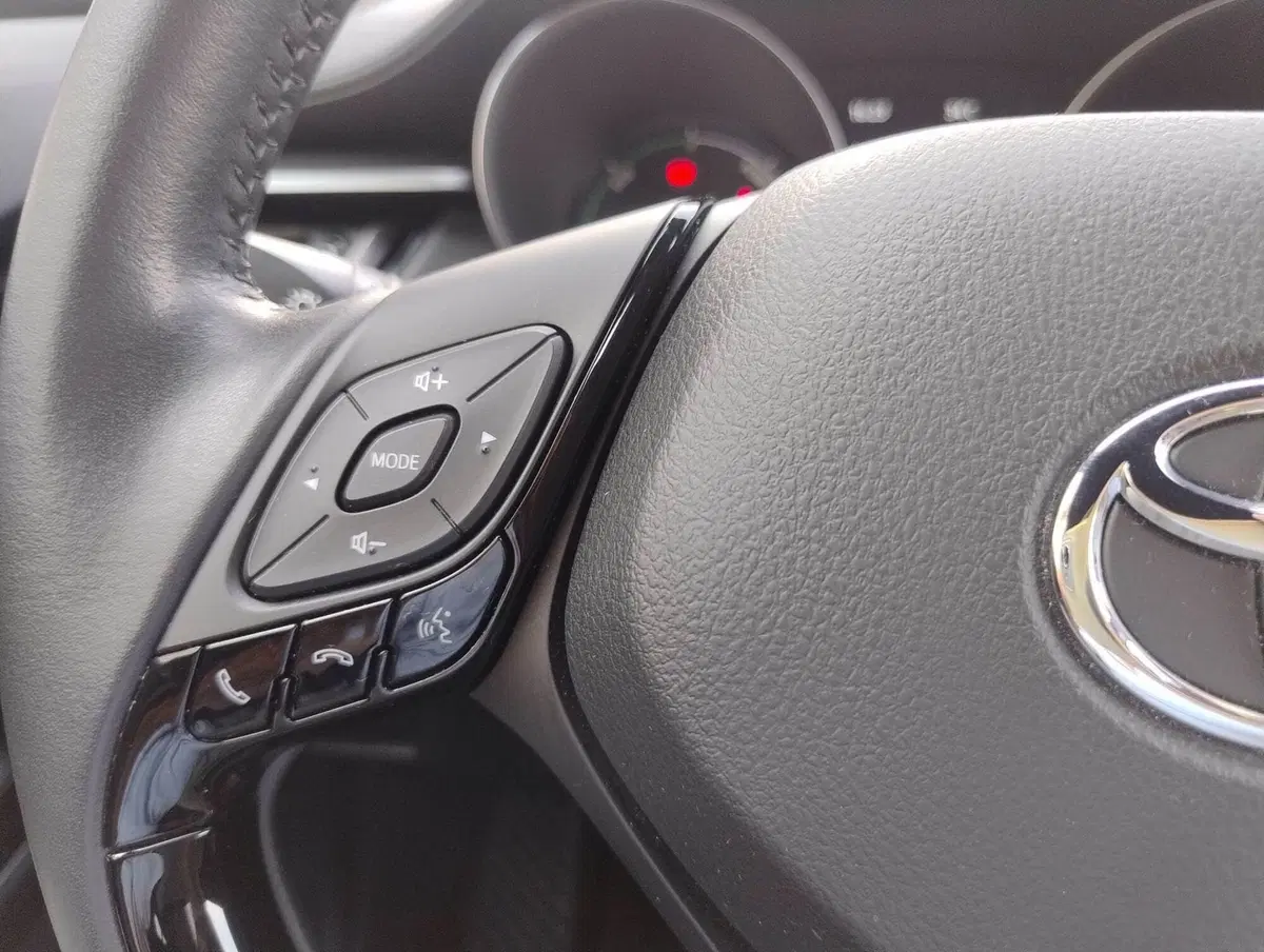 Toyota Toyota C-HR usata a Belluno (13)