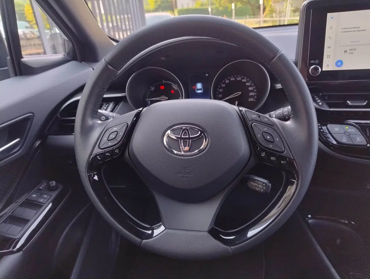 Toyota Toyota C-HR usata a Belluno (18)