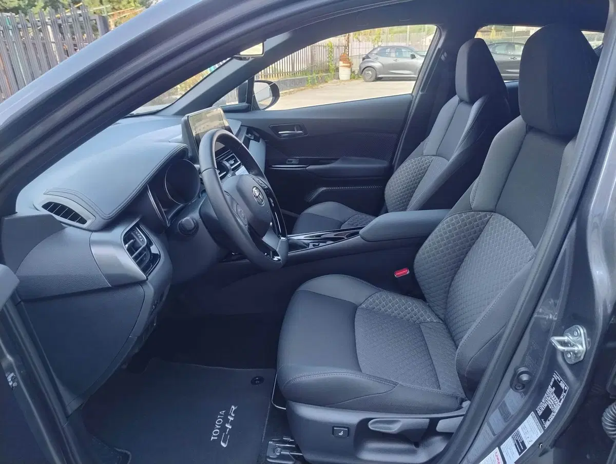 Toyota Toyota C-HR usata a Belluno (8)