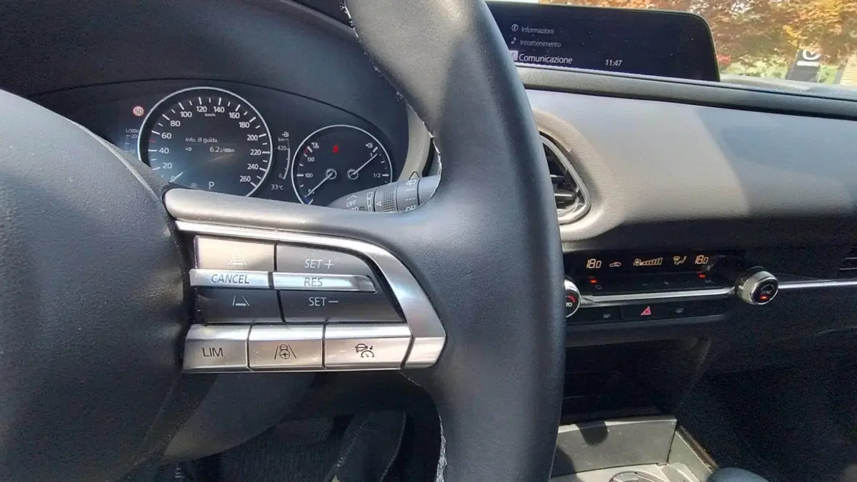 Mazda CX-30 usata a Belluno (9)