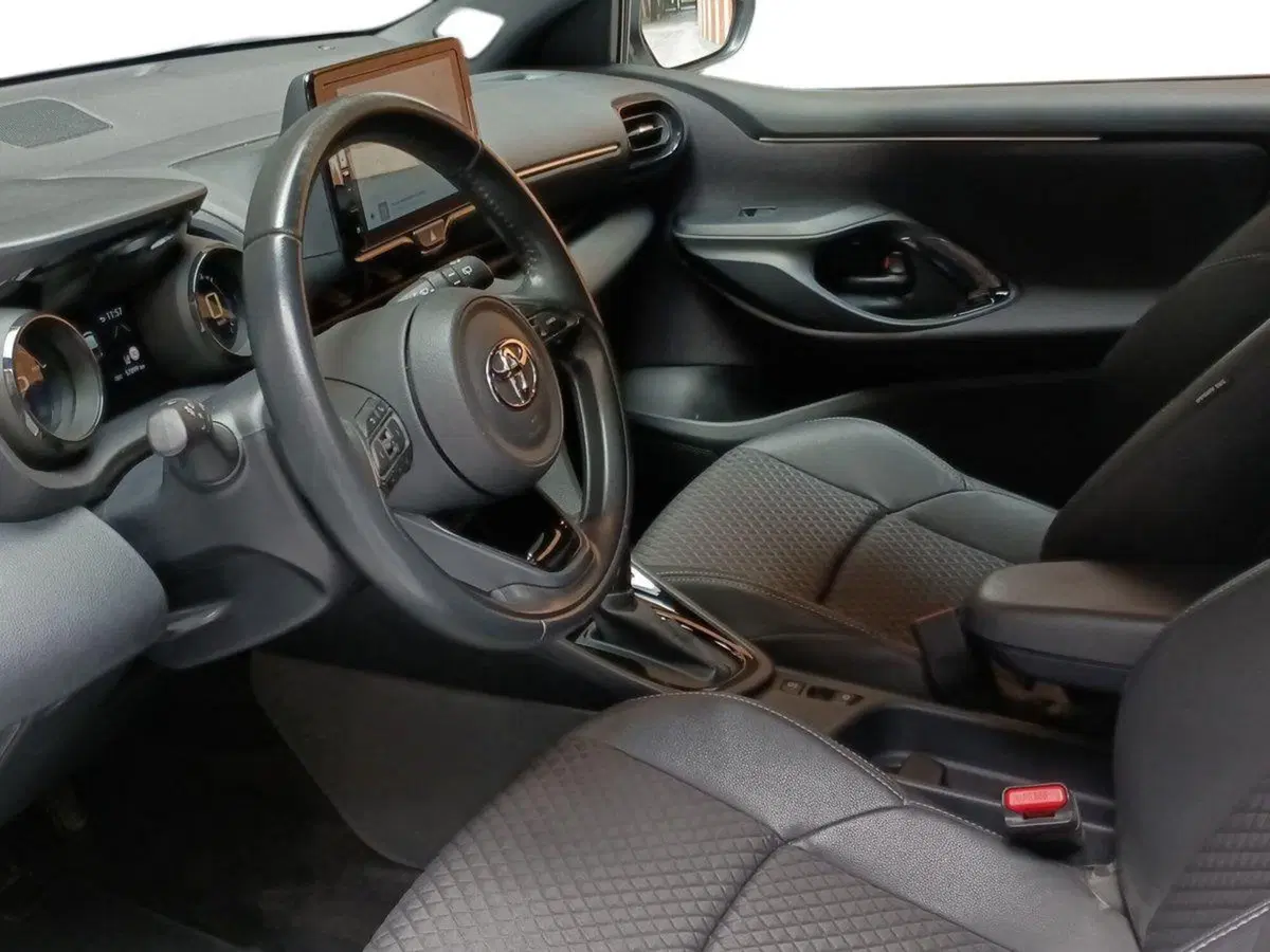 Toyota Yaris usata a Milano (7)