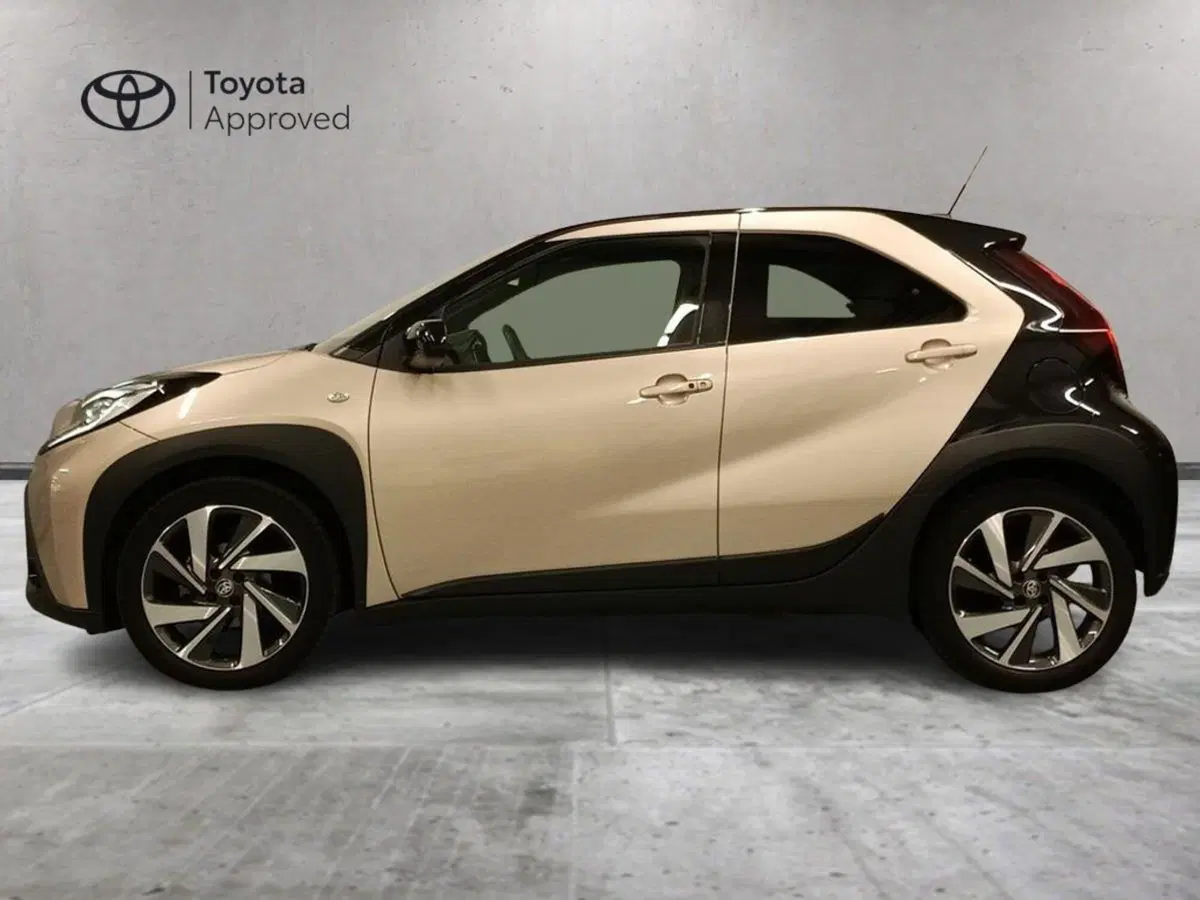 Toyota Aygo X usata a Milano (3)