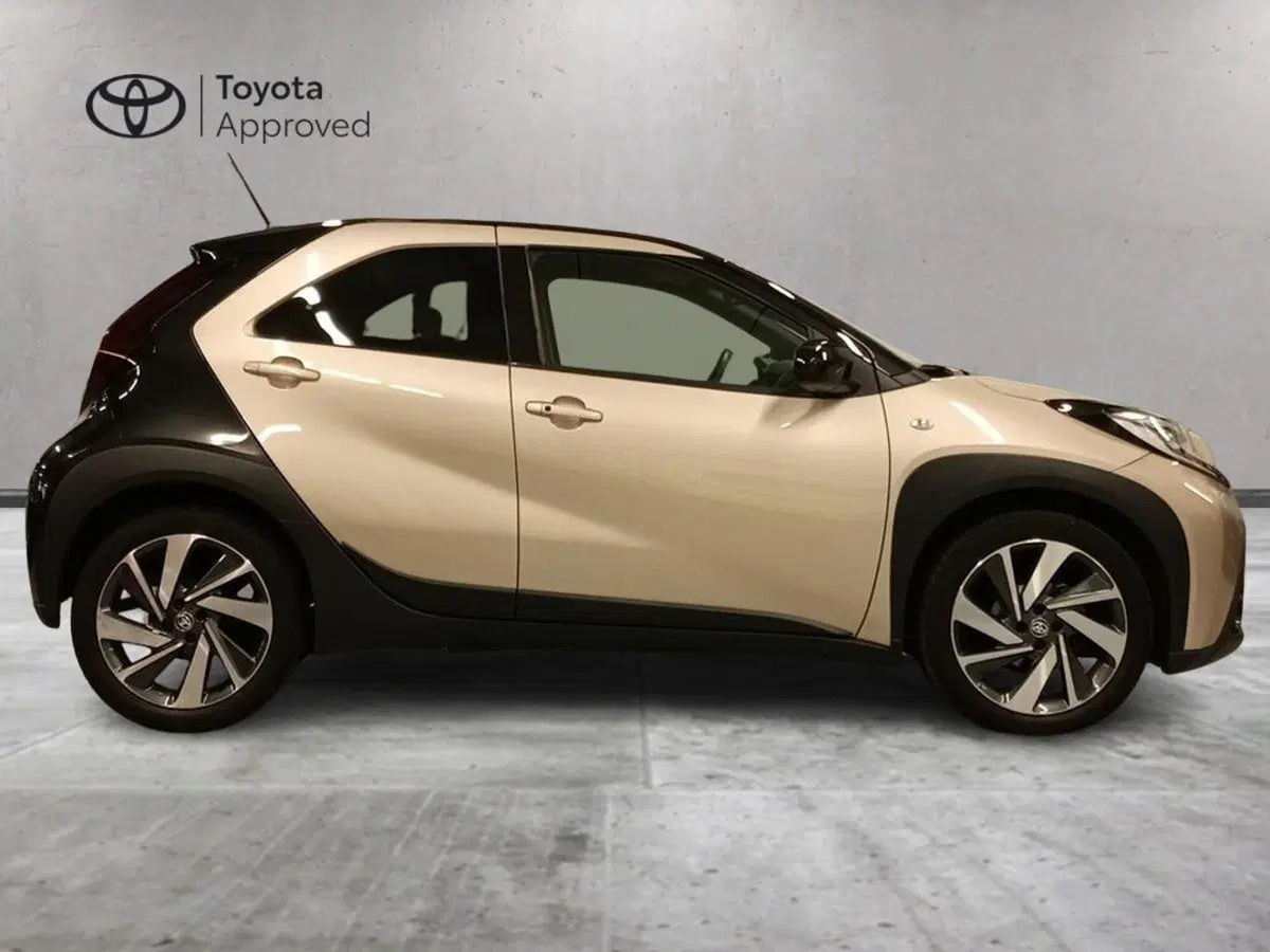 Toyota Aygo X usata a Milano (4)